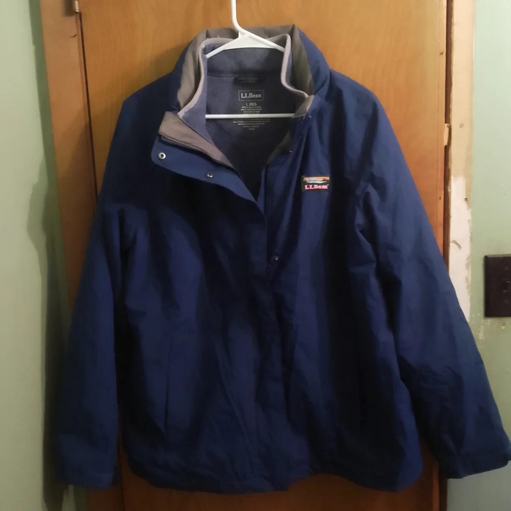 L.L. Bean Men's Blue Jacket It's Waterproof Nylon And Polyester And Fleece Large